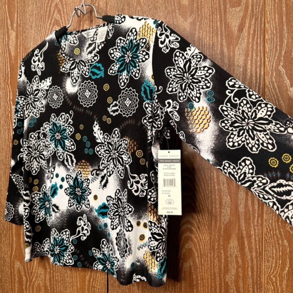 Laura Ashley Petite PL Black Floral Mandala Trip Ready Knit Top LA805P NWT - Picture 2 of 6